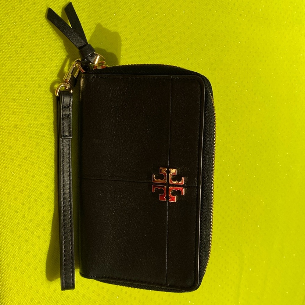 Tory Burch Genuine Leather Wristlet/ Wallet Card holder!